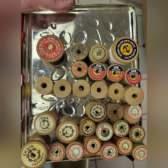 Vintage Wooden Spool Threads (30) - Picture 2 of 2
